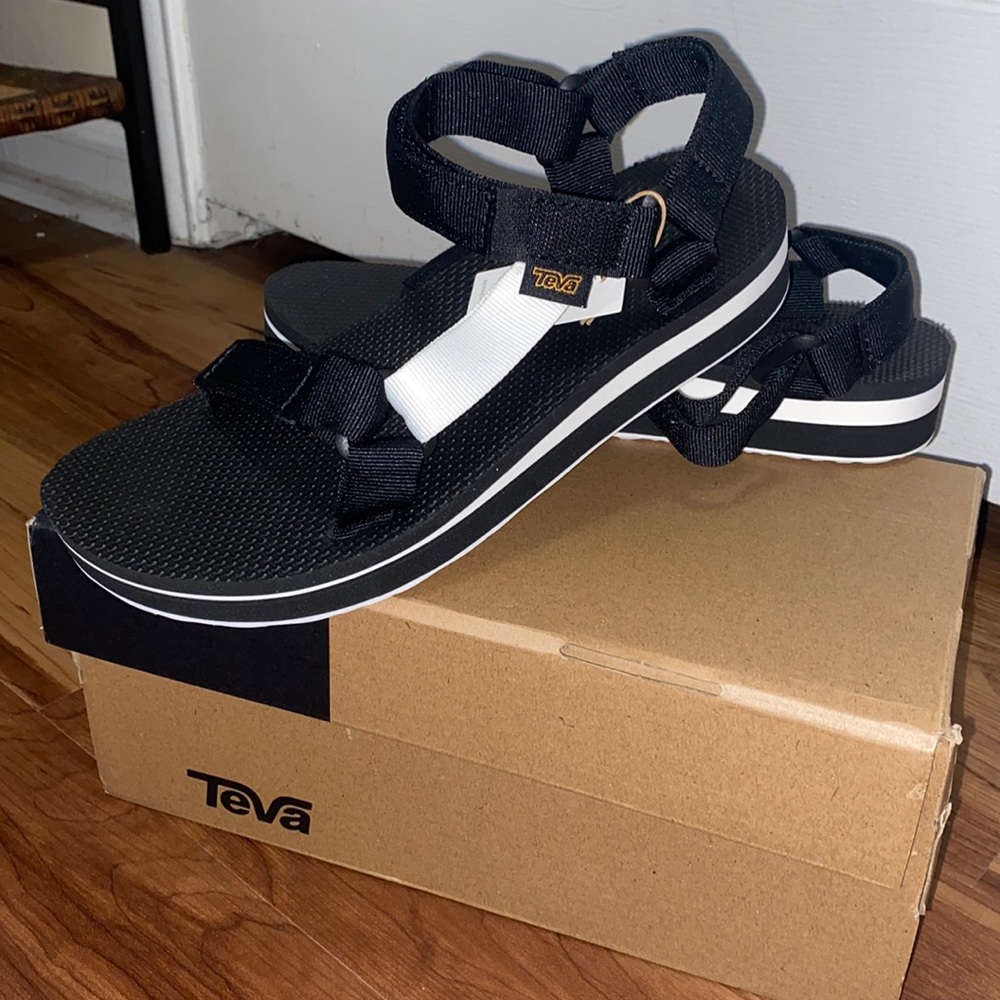 New Teva Womens